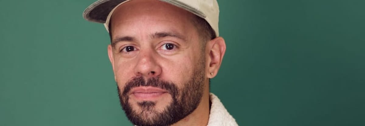 Chris Andrade: M.U.T.A.R (en Español)