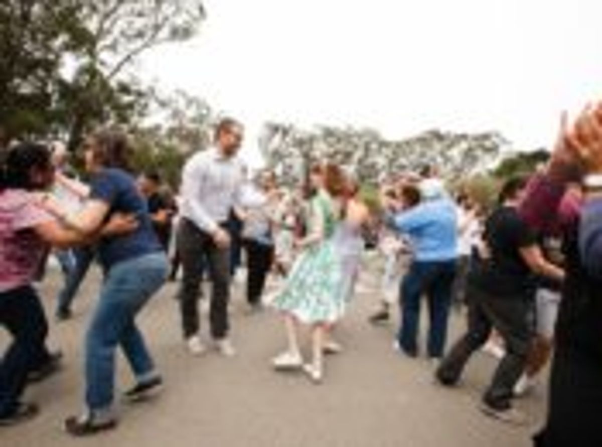 “Lindy in the Park” Swing Dance Party