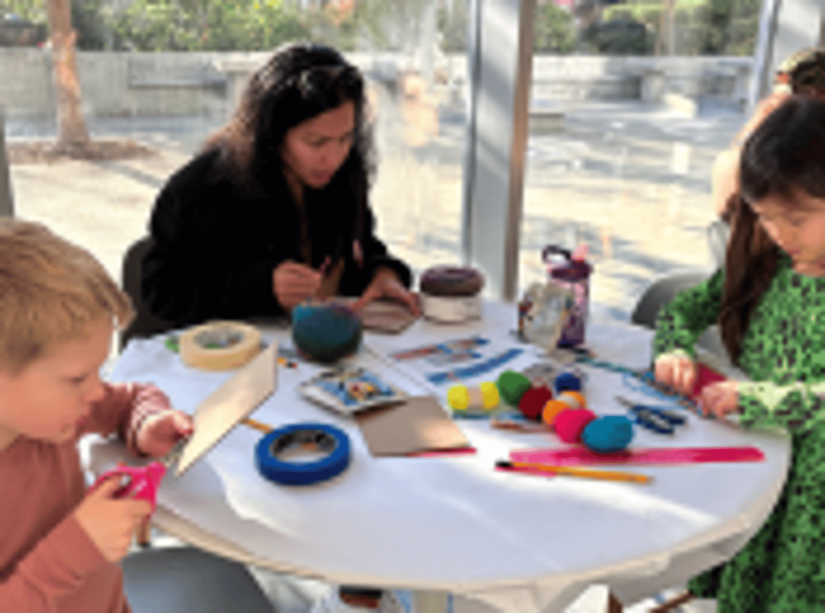 Free Art Workshop: Landscape Yarn Painting